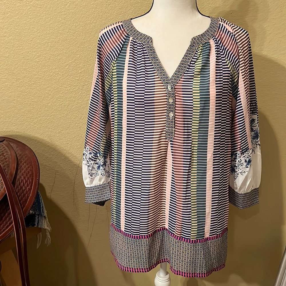 👚 NWT LUUKSE brand women’s mixed stripe notch neck top